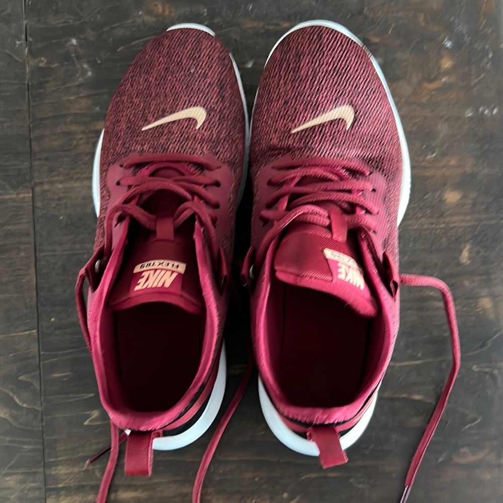Women’s Nike cross trainers Flex TR9: Size 9